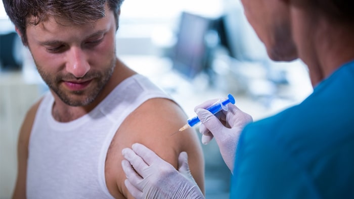 تزریق واکسن گارداسیل برای پیشگیری از زگیل تناسلی در مردان